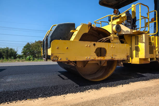 Best Driveway Paving Contractor  in Freemansburg, PA